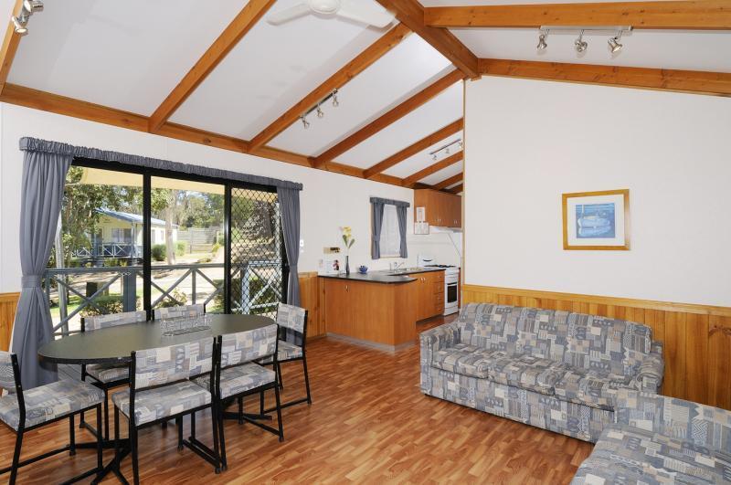 Metung Holiday Villas ภายนอก รูปภาพ
